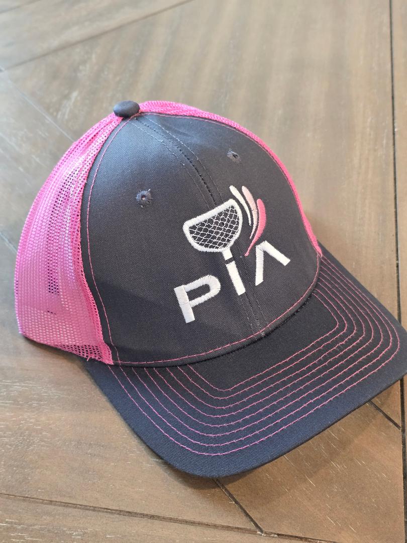 PIA SNAPBACK/ TRUCKER PINK